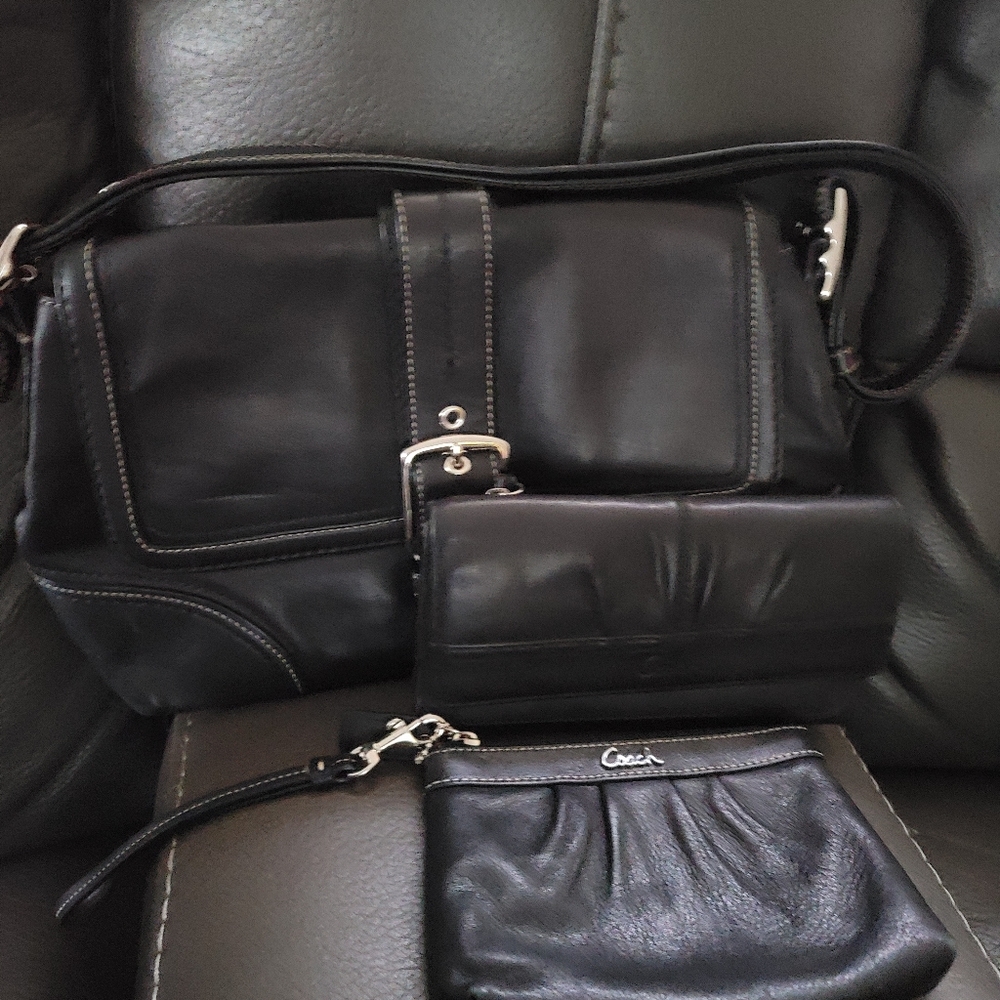 Coach purse, coach wallet, coach wrislet
